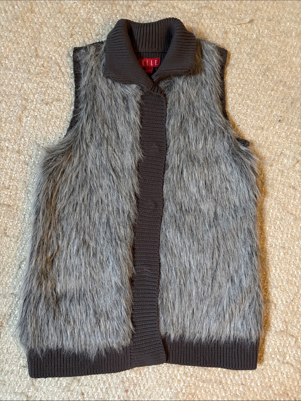 💕NWT ELLE WOMENS SIZE SMALL FAUX FUR GRAY SWEATER VEST